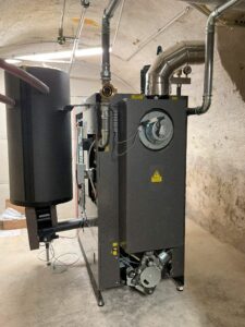 Moderne Heizungsanlage im Heizungsraum