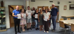 Teilnehmerinnen und Teilnehmer des STADTRADELN 2026 bei der Preisverleihung in Ehrenkirchen